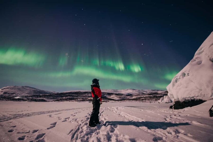 Abisko: Aurora Car Chasing Tour with Photographer - Chasing when the aurora forecast changes mid-night