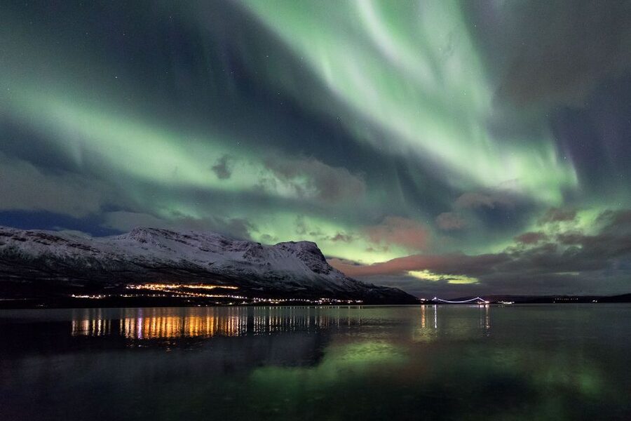 Abisko: Guided Aurora Chase with Hotel Transfers - What Happens After Pickup: Photo Stops and Scenic Stretch-Time
