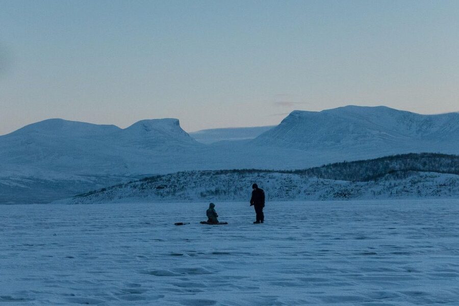 Abisko: Lake Torneträsk Arctic Ice Fishing Trip - Snow, warmth, and the wooden hut reset