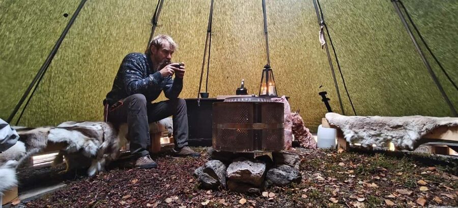 Abisko: Northern Lights Hike with Husky Puppies - What you wear on the hike: loaned winter gear plus your own layers