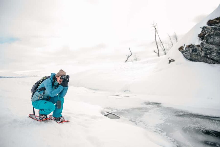 Abisko: Photo Hike with Professional Photographer - The photographer factor: how you get “you in the scenery” photos