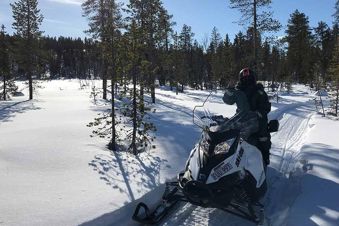 Afternoon Snowmobile Tour - How the snowmobile is shared (and what happens with odd numbers)