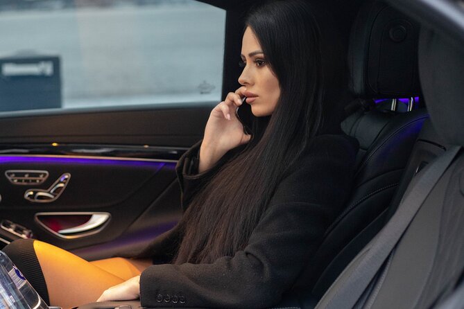 Airport Limousine Transfer: Stockholm City to Arlanda Airport 1-7 Passengers - Meet and Greet Pickup, Waiting Time, and Your Mobile Ticket