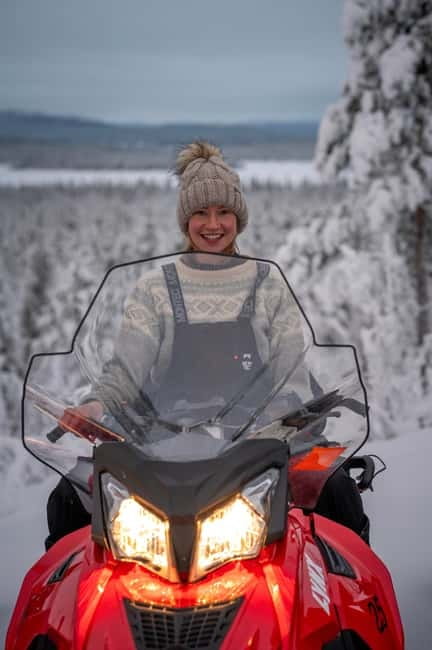 Aurora Hunt on Snowmobile - small groups - Kiruna After Dark: Why a Snowmobile Aurora Hunt Makes Sense