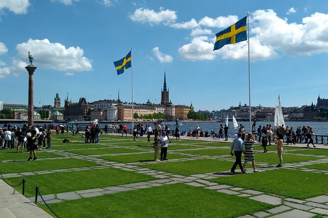 Beautiful Stockholm Small Group Walking Tour - A tight Stockholm walk that covers the royal core and Gamla stan streets
