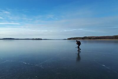 Beginner friendly Nordic Ice Skating On lakes in Stockholm