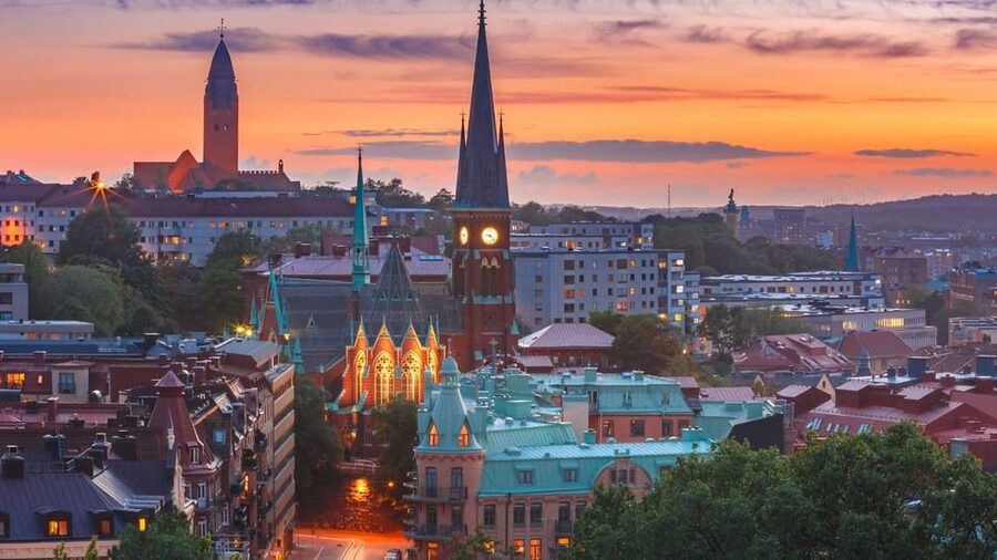 Best of Gothenburg: Private Walking Tour with a Local - Meeting at Kungsportsplatsen, Then Choosing the Day You Want