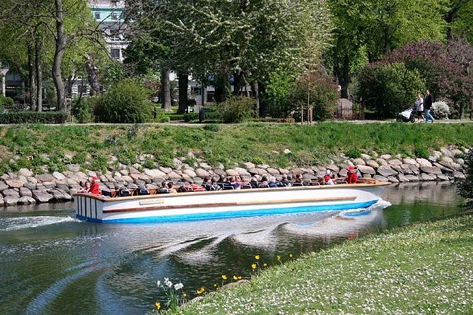 Canal Sightseeing Boat Tour of Malmö - Stop 2: Malmöhus Castle Pass-By, Historic Walls in Motion