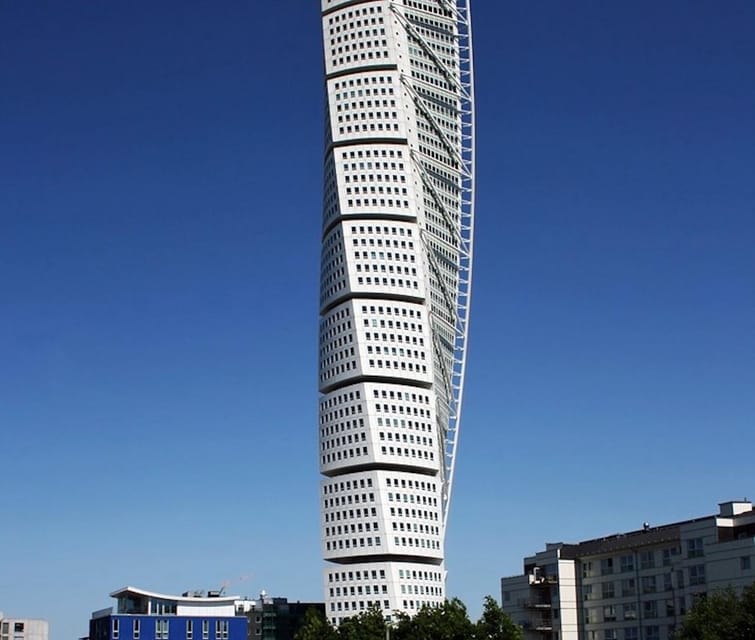 Copenhagen: Malmö Tour in Spanish - Turning Torso: modern Malmö in a single, practical stop
