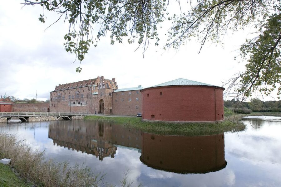 Copenhagen: Tour Across the Øresund Bridge to Lund and Malmö - Museums in Malmö: what to pick when entry fees are on you