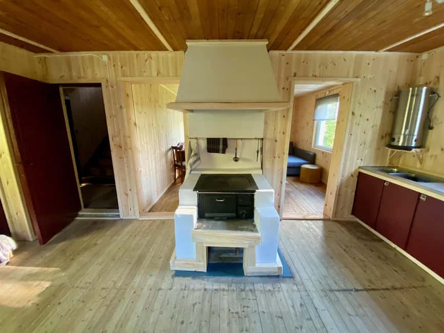 Dog sled tour with overnight stay in central Sweden/Härjedalen - Evening at the ranch: dinner around 6:30 PM and a cozy cabin stay