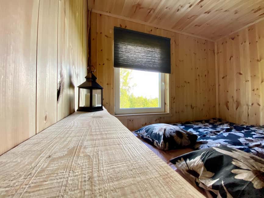 Dog sled tour with overnight stay in central Sweden/Härjedalen - Arrival around 2 PM: meeting the huskies and a husky hike through the forests