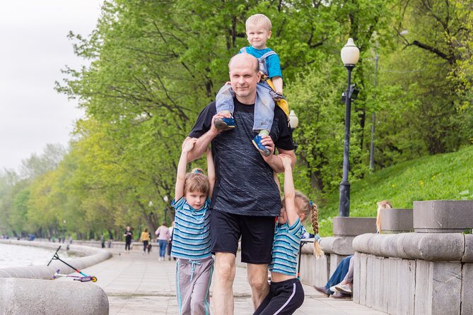 e-Scavenger hunt Stockholm: Explore the city at your own pace - The Royal Palace, Nationalmuseum, and Royal Opera in One Sweep