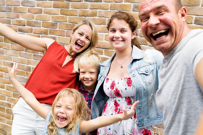 e-Scavenger hunt Stockholm: Explore the city at your own pace - Royal Opera and Central Views, Plus Strandvägen for the “Venice of the North” Feeling
