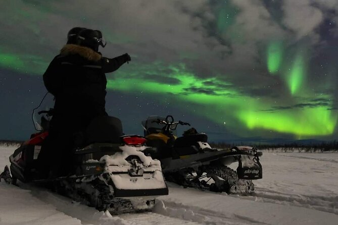 Enjoy the Aurora show on top of the mountain inc tipi dinner - Getting picked up in Kiruna C without winter stress