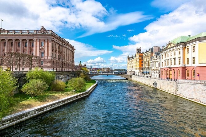 Exclusive Stockholm Grand Tour #1 - Stockholm City Hall, Nobel Ties and the Golden Three Crowns Silhouette