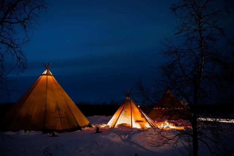 Experience the majestic Auroras Kiruna-Abisko & lodge dinner - Kiruna to Abisko by night, with dinner before the chase