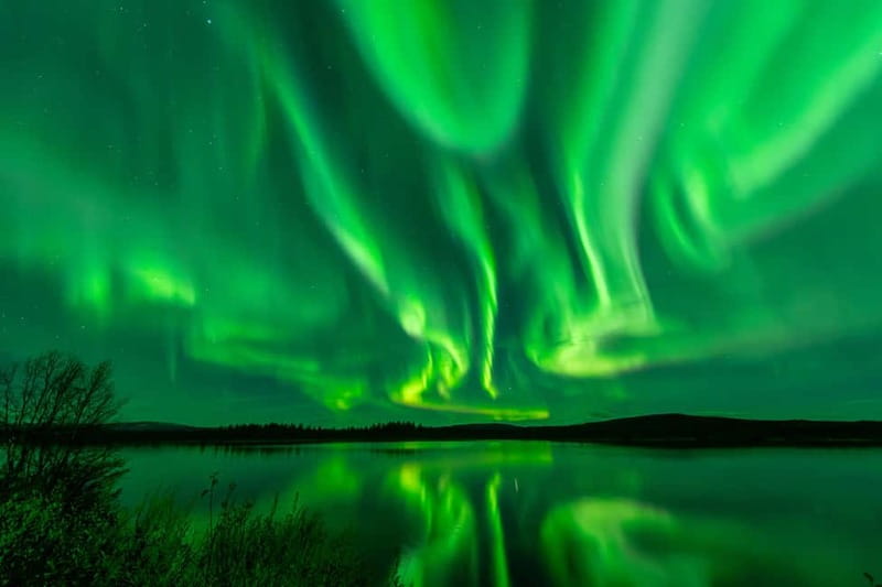 Experience the majestic Auroras Kiruna-Abisko & lodge dinner - Your warm start at Máttaráhkká Northern Lights Lodge (tipi dinner first)
