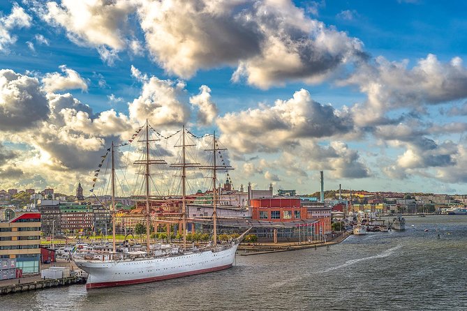 Explore the Instaworthy Spots of Gothenburg with a Local - Göteborgsoperan: architecture that makes Gothenburg feel official