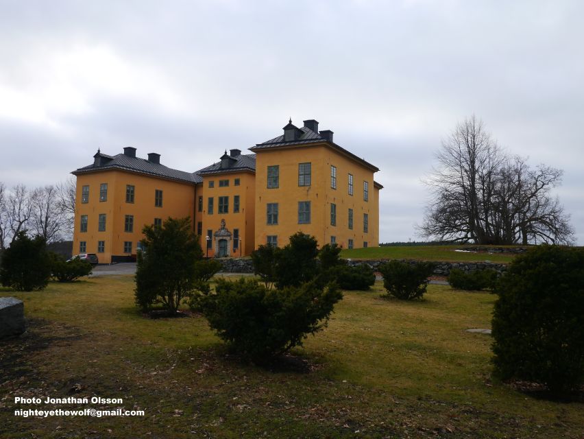 From Stockholm: Guided Day Trip to Sigtuna City - Viby village red cabins: a time-frozen stop before the 1850 look