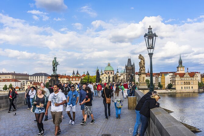Gothenburg Cathedral and City Highlights - Private Walking Tour - Kungsportsavenyen: Cafés, Shops, and Easy City Flow