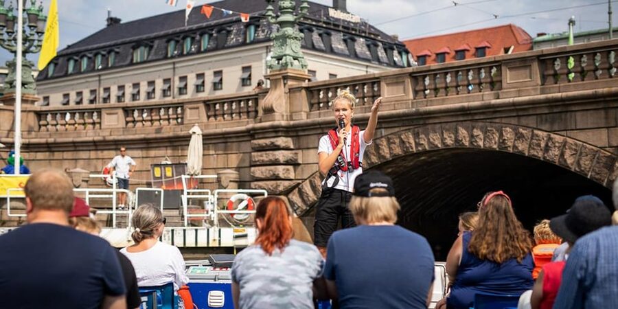 Gothenburg: City Canal Sightseeing Cruise - Out toward the harbor: what 50 minutes really buys you