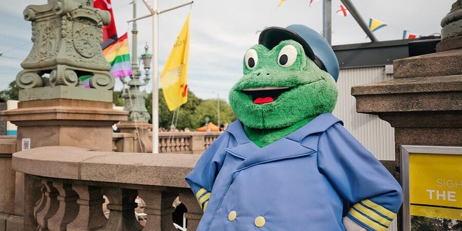 Gothenburg: City Canal Sightseeing Cruise - Price and value: about $30 for a 50-minute orientation tour