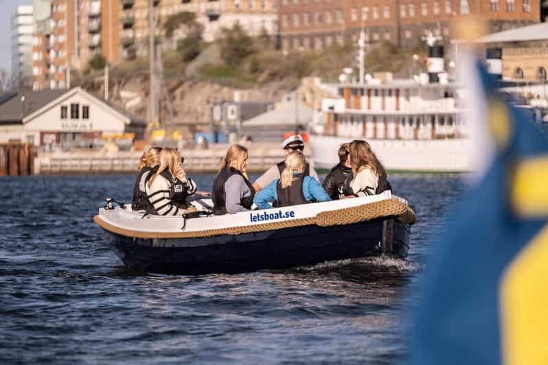 Gothenburg city center: Electric selfdrive boat tour - Price value: when $99 per group makes sense