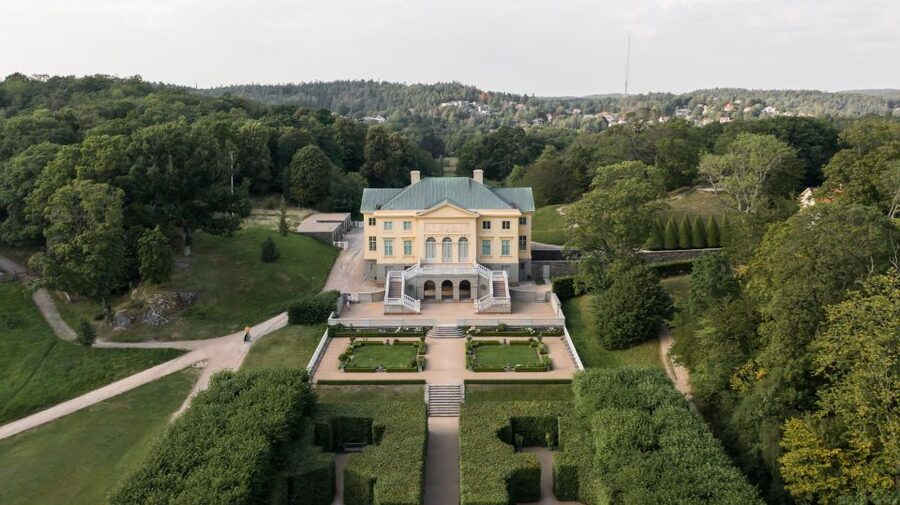 Gothenburg: Go City All-Inclusive Pass with 20+ Attractions - Ringlinien heritage tram, plus hop-on hop-off bus