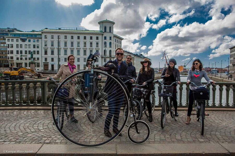 Gothenburg: Guided City Bike Tour with Local Guide - Finding the Starting Point: The Bright Truck in the City Center