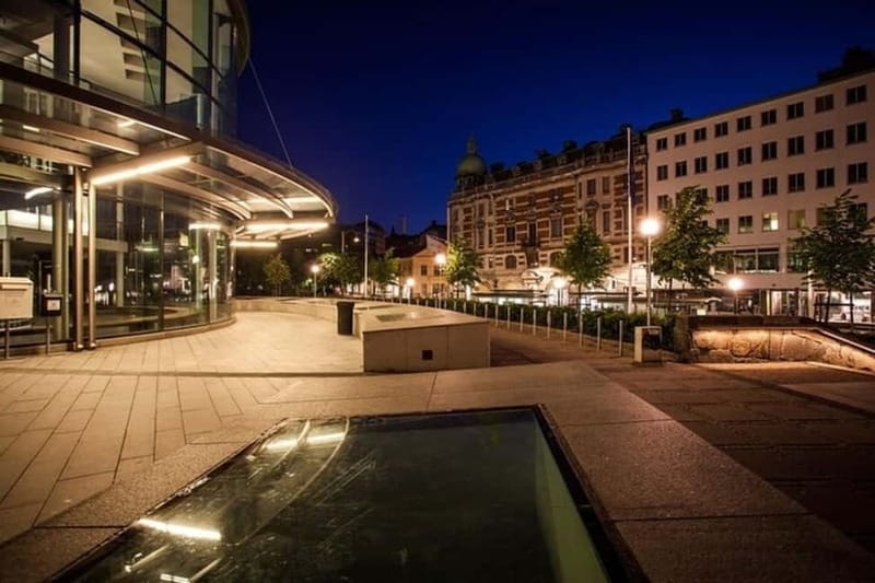 Gothenburg : Must-See Attractions Walking Tour - Trädgårdsföreningen gardens: your calm reset in the middle of the walk
