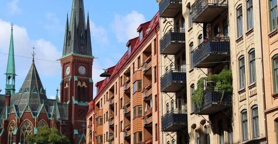 Gothenburg : Must-See Attractions Walking Tour - Public transport, timing, and pace in a 2-hour private tour