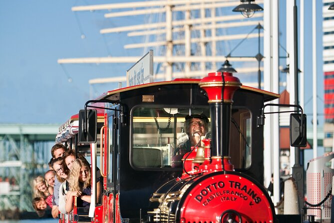 Gothenburg: Old Town Sightseeing Tour - Key highlights at a glance