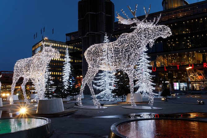 Guided Stockholm Christmas Tour - Warm glögg, Swedish snacks, and a winter break that fits