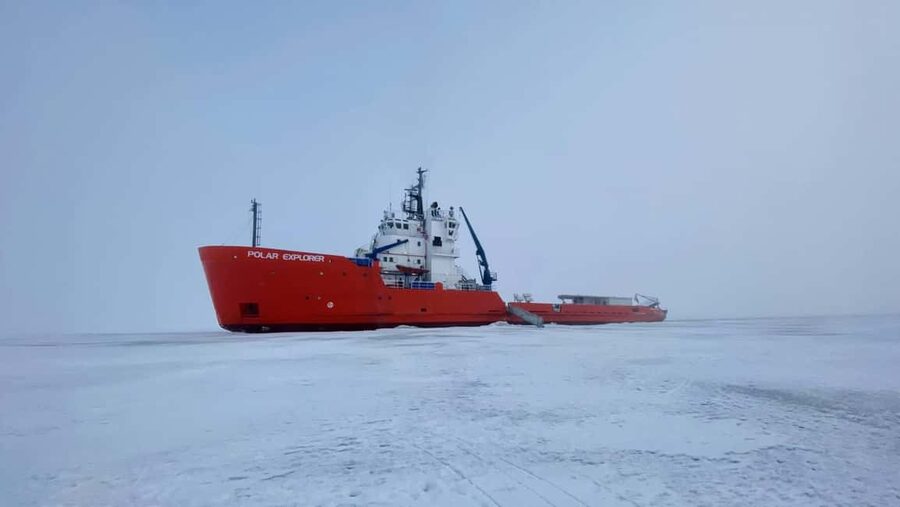 Icebreaker Cruise 2 h - The ride itself: feeling the ship crush through thick ice