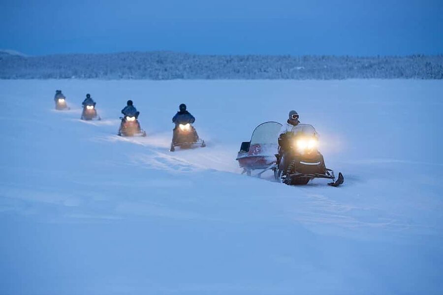 Kiruna: Guided Snowmobile Tour with Lunch - What the small-group format does for you on snow