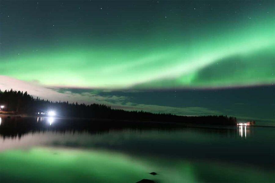 Luleå: Northern Lights Tour by Car with Swedish Treats - Why a Car Aurora Hunt Beats One-Spot Watching Near Luleå