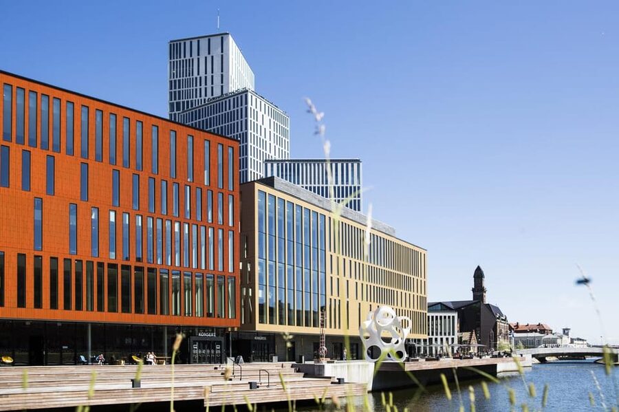 Malmö: Sightseeing and Landmarks tour by bike - How the ride feels: pace, bike readiness, and comfort