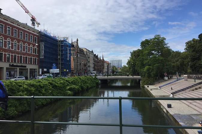 Malmo Walking Tour, 3 hours (small group) - Lilla Torg: the charming square you can actually feel