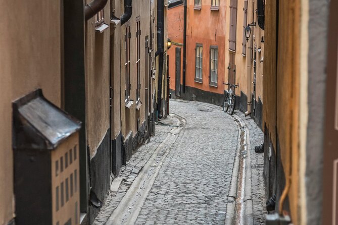 Old Town Gamla Stan Walking Tour from Stockholm - Entering Gamla Stan on Foot, With a Story You Can Follow