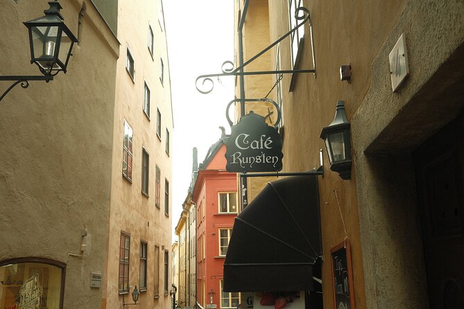 Old Town Self-Guided Tour with interactive challenges - Stortorget and the Stockholm Bloodbath clue