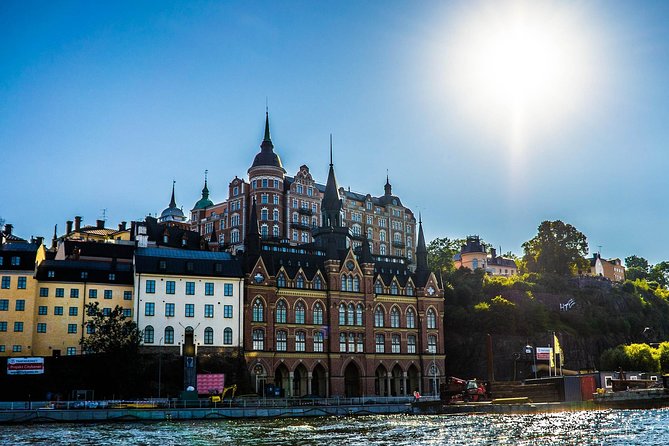 Private 4h VIP city tour by limousine car and guide in Stockholm - City Hall, Nobel fame, and the Golden Hall mosaics