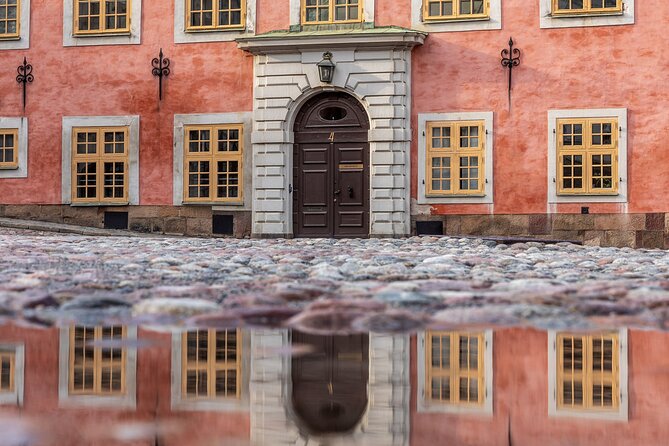 Private Golden Hour Photo Walk in Stockholm - Riddarholmen and Mariaberget: water edges and viewpoints that reward patience