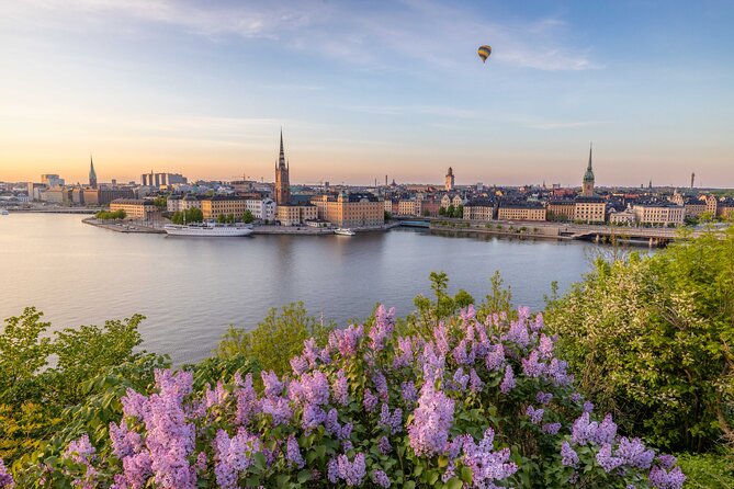 Private Golden Hour Photo Walk in Stockholm - Starting at Stadshuset, Ending at Monteliusvägen on Södermalm