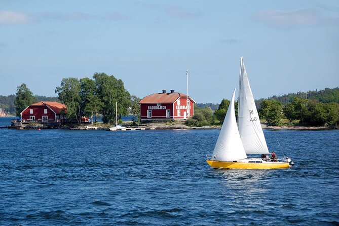Private Yacht Cruise with Lunch or Dinner in Stockholm Archipelago - Captain Commentary and Spotting Marine Wildlife From the Deck