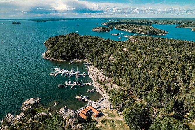 RIB Speed Boat Tour and Archipelago Island Visit (4,5h) - The Stockholm archipelago intro: how the guide frames 30,000 islands