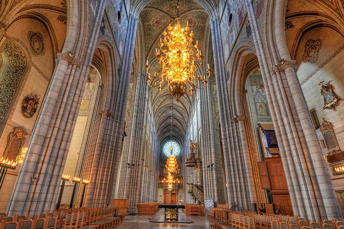 ROYAL Uppsala and VIKING Sigtuna PRIVATE Tour - Guides that actually shape the day: Agnes and Bruno’s storytelling style