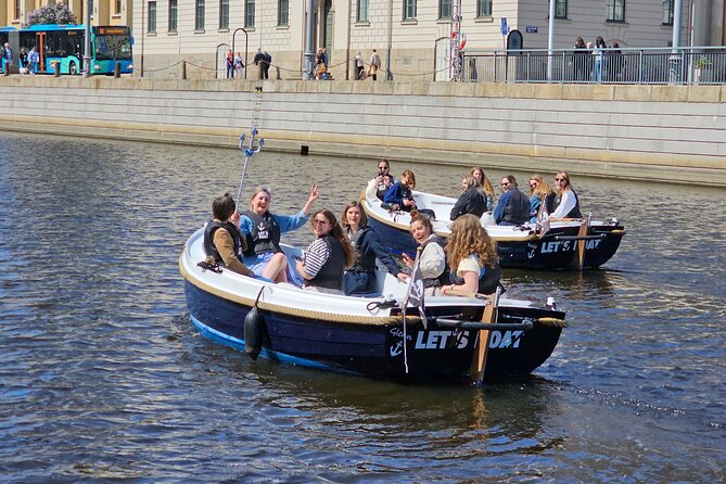 Self Drive Electric Boat in the Canals - Key highlights at a glance