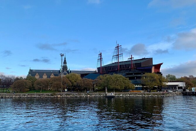 Stockholm: 2 Hour Guided Archipelago Tour - The guide experience: When narration is strong, and when it slips