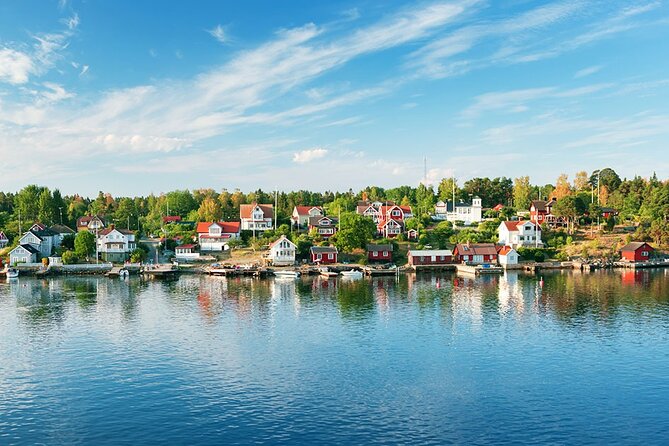 Stockholm: 2 Hour Guided Archipelago Tour - Group size and pacing: what a max of 75 really feels like